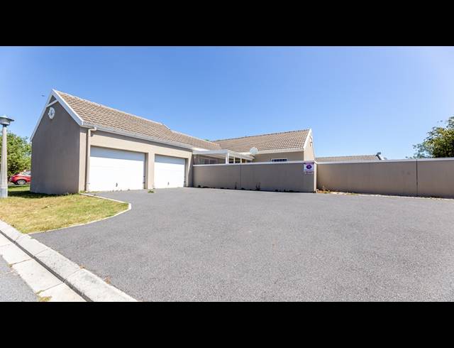 3 BEDROOM HOUSE FOR SALE IN SUNNINGDALE